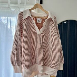 Aerie Tan and White V-Neck Sweater